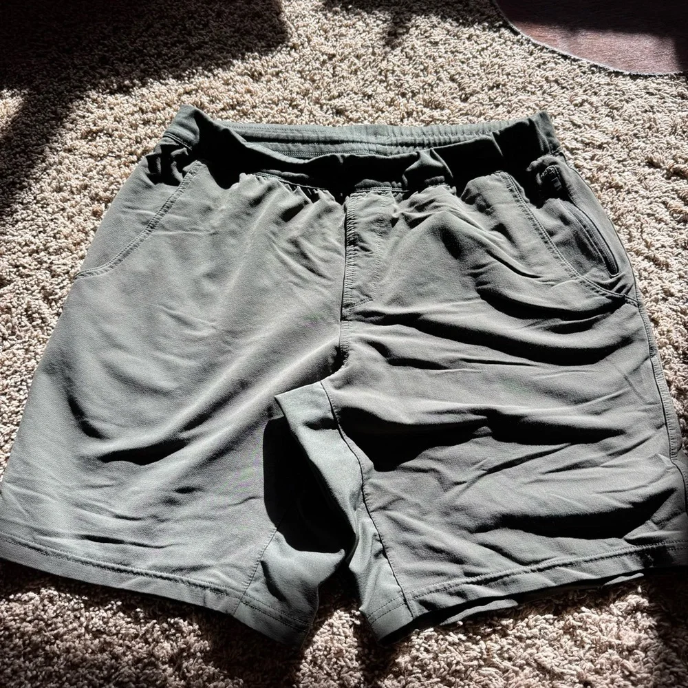 The North Face Men's Olive Active Performance Shorts